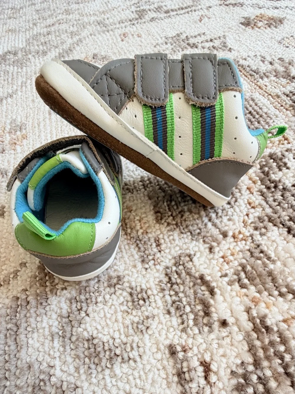 Robeez First Kicks Brooks Baby Shoes Charcoal Shark Leather 9-12 Months